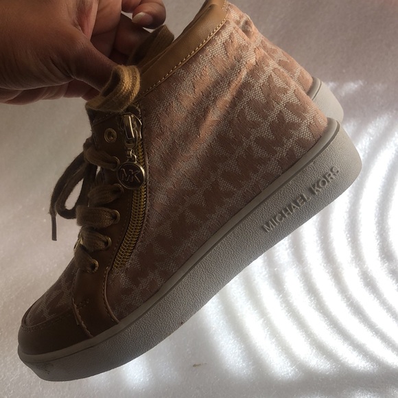 Kids Michael Kors Vegan Sneakers - Size 1 - Picture 4 of 16